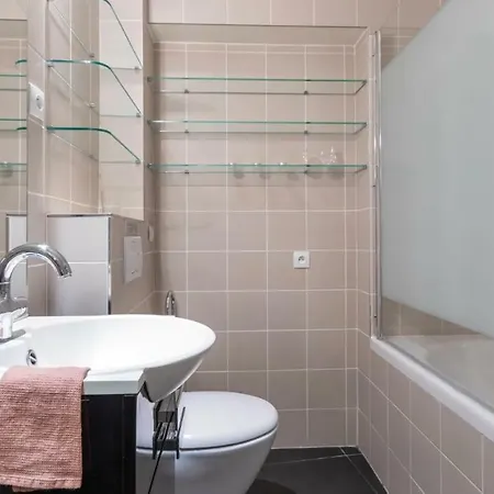 Augustins Iii - Family Apartment, Riverside